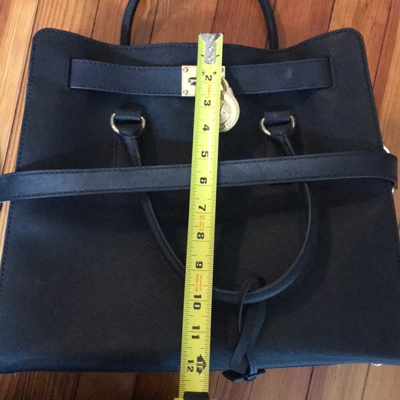 Michael Kors Black Tote in EUC - Picture 6 of 8